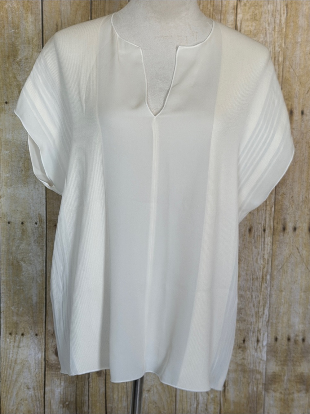 Vince Silk Cream Split-Neck Tunic Top size small EUC